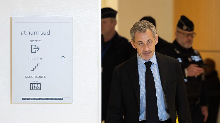 Nicolas Sarkozy droht eine weitere Haftstrafe in einem anderen Prozess.