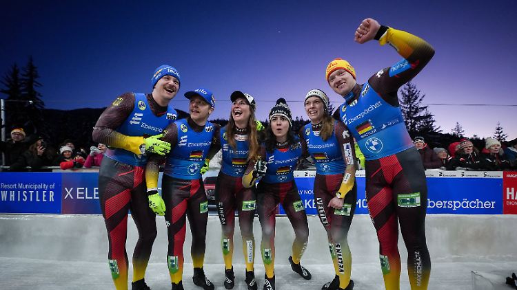 Hannes Orlamünder, Paul Gubitz, Julia Taubitz, Jessica Degenhardt, Cheyenne Rosenthal und Max Langenhan - so sehen Sieger aus. 