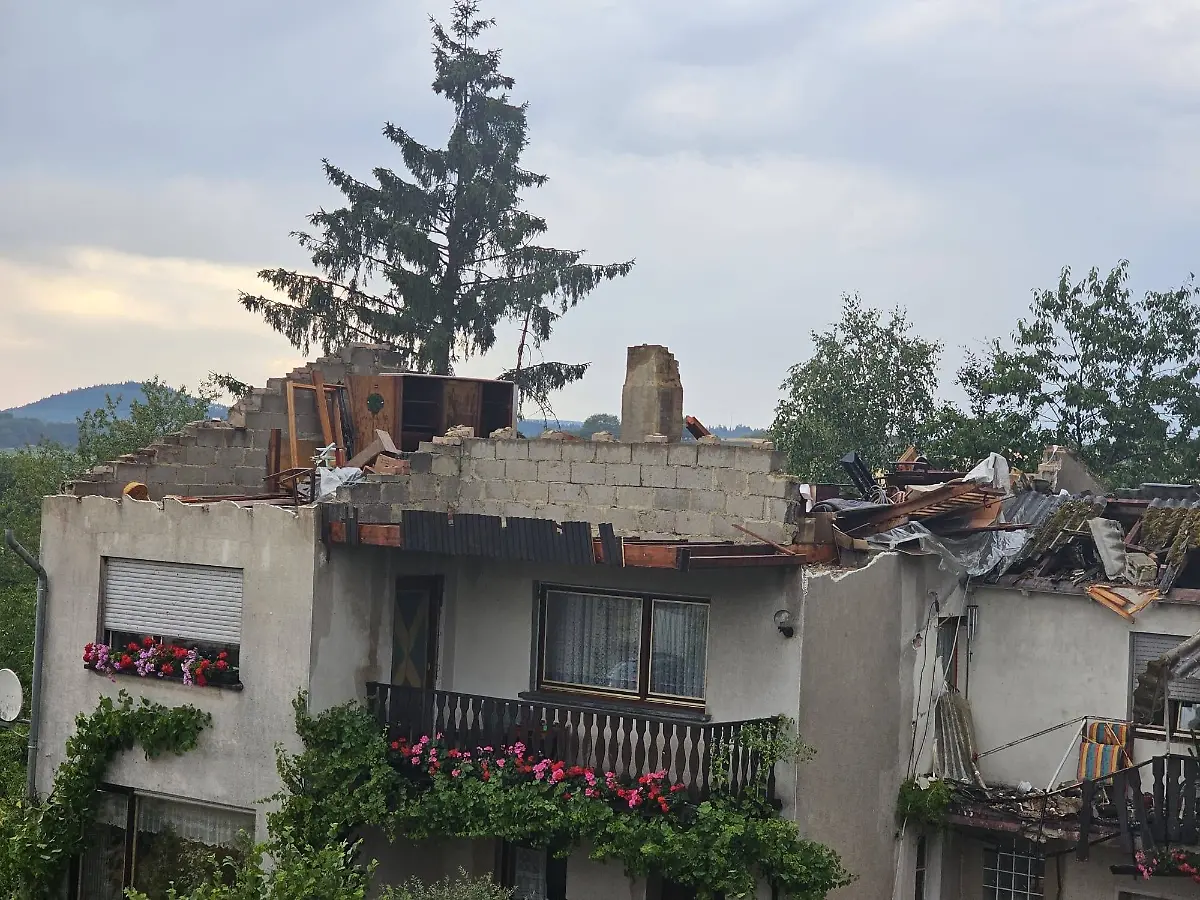 41348f88a089e1836ea140a938decc27