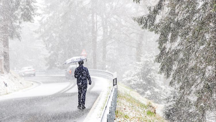 Nach dem Europäischen Modell könnte es im Osten, im Schwarzwald und an den Alpen kräftiger schneien.