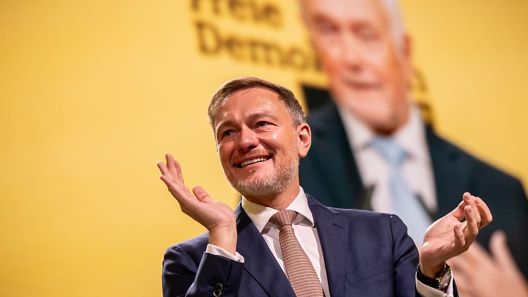 Lindner traf den Ton der Delegierten - und bekam Jubel und Applaus für seine Rede auf dem Parteitag. AfD, Grüne und die Union bekamen einiges ab.