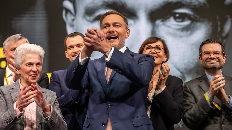 Alle hinter Lindner: Auf dem Parteitag zeigte sich die FDP geschlossen, der Parteivorsitzende wurde regelrecht bejubelt.