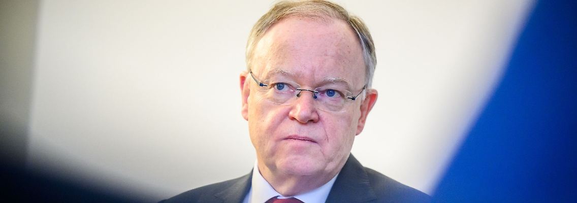 Niedersachsens Ministerpräsident Stephan Weil warnt vor den Folgen des Scheiterns eines möglichen AfD-Verbotsverfahrens: "Wenn ein solches Verfahren scheitern würde, wäre es ein Fest für die AfD." (Archivbild)