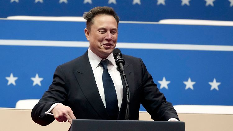 Elon Musk durchforstet mit seinem Kostensenkungs-Gremium US-Behörden - und kontrolliert sich selbst.