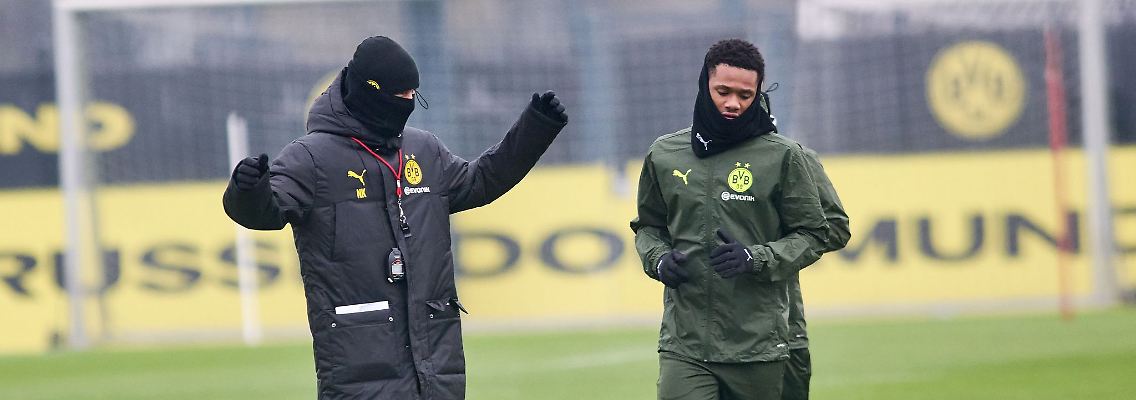 Niko Kovac musste sich beim Abschlusstraining in Dortmund warm anziehen.