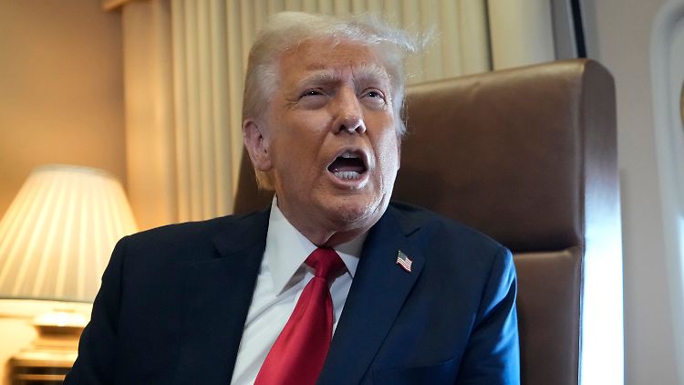 Wir sind entschlossen, es zu besitzen, es zu nehmen und sicherzustellen, dass die Hamas nicht zurückkommt", sagt Trump auf einem Flug mit der Air Force One. 