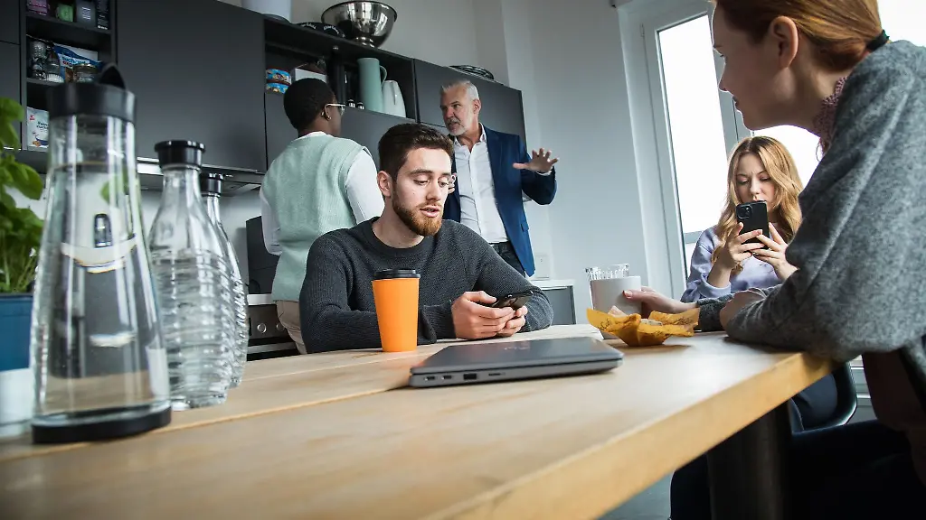 Pause-ist-Pause-Beruflich-erreichbar-muessen-Arbeitnehmer-waehrend-dieser-Zeit-nicht-sein