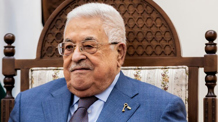 Der Präsident der Palästinensischen Autonomiebehörde, Mahmud Abbas, beantragt ein Spitzentreffen arabischer Staaten. 