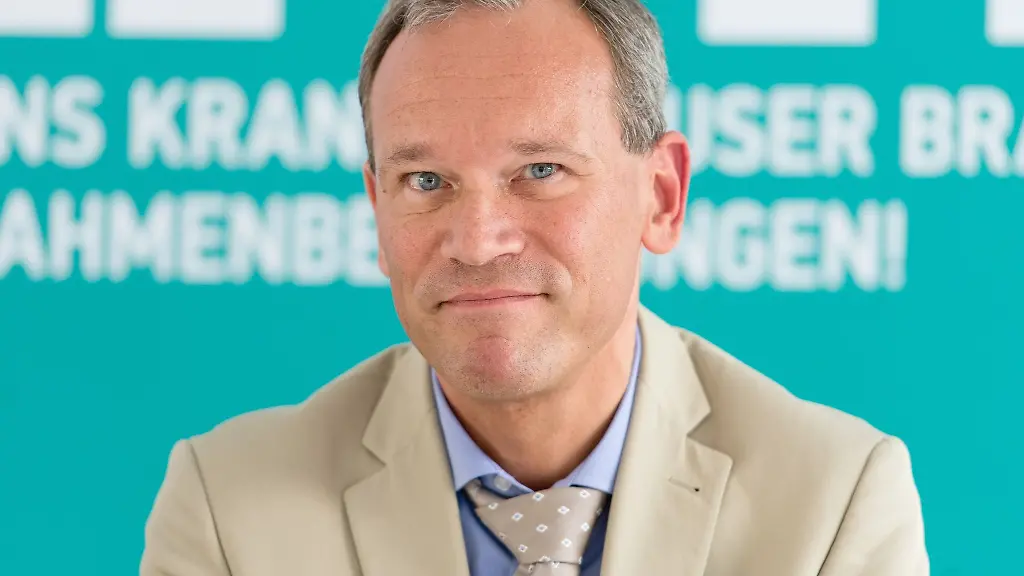Krankenhausgesellschaft-Verbandsdirektor-Helge-Engelke