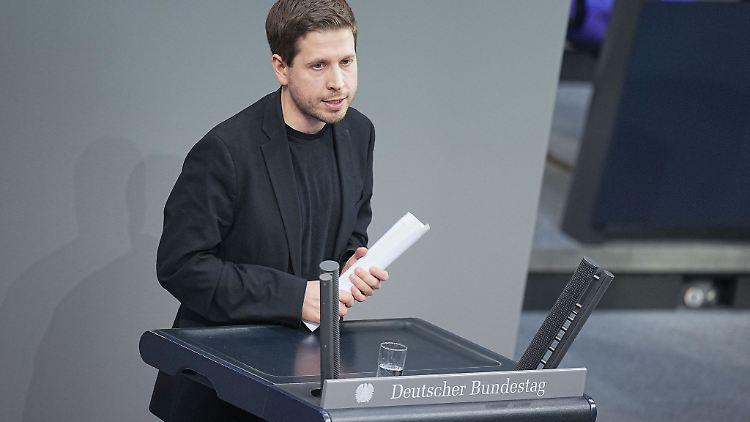 Kevin Kühnert bei seiner letzten Rede im Bundestag, mehrere Monate nach seinem Rücktritt.