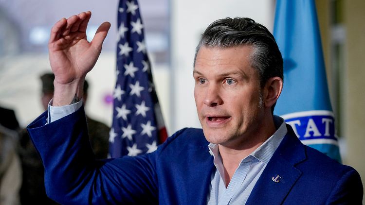 "Wir schicken keine US-Truppen in die Ukraine", bekräftigt Hegseth in Stuttgart.