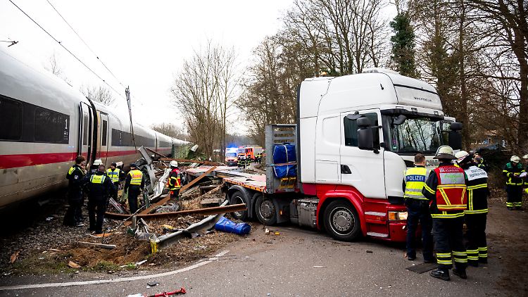 Der Fahrer des Sattelschleppers befindet sich in Polizeigewahrsam.
