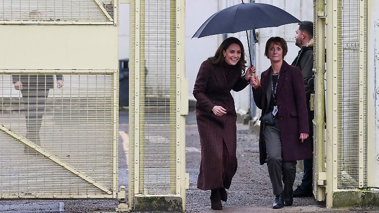 Auch kein alltägliches Bild: eine Prinzessin im Gefängnis.