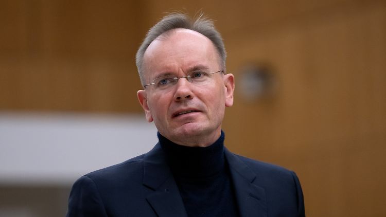 Braun beschuldigt den abgetauchten früheren Vertriebsvorstand Marsalek, der Haupttäter zu sein.