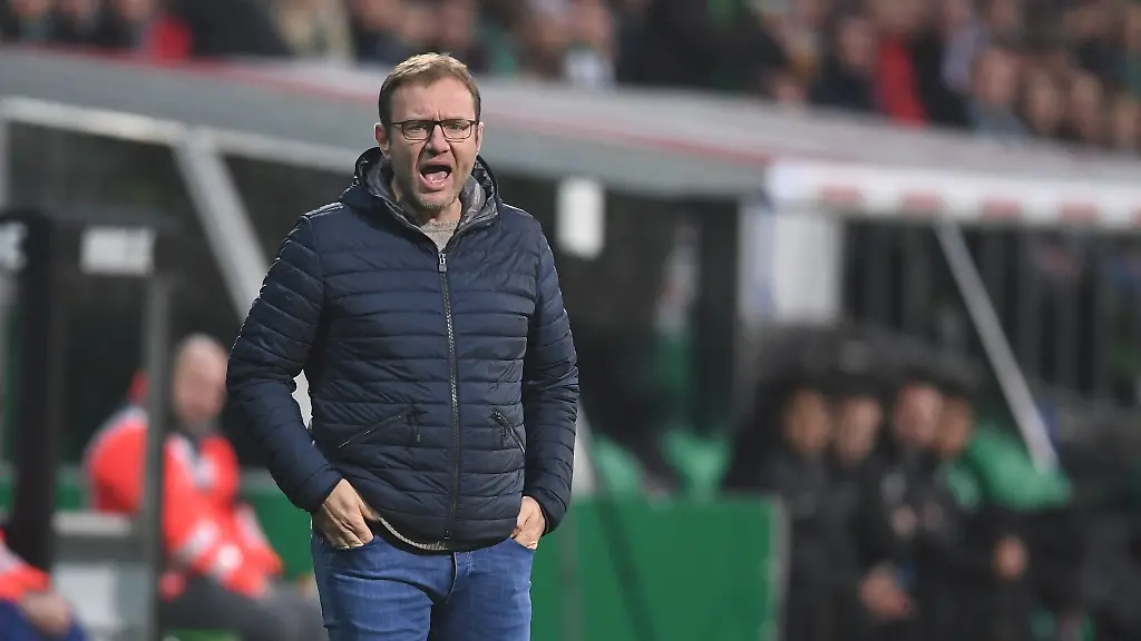 Werder-Trainer-Thomas-Horsch-ruft-an-der-Seitenlinie