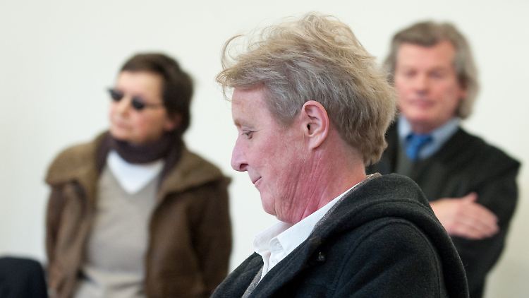 Silke Maier-Witt kommt im Februar 2011 als Zeugin zu einer Verhandlung ins Landgericht Stuttgart.