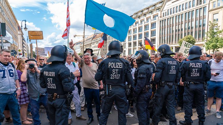 Eine Demo Ende August 2020 in Berlin wurde stark eingeschränkt. 