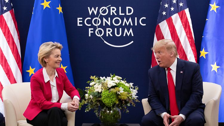 EU-Kommissionspräsidentin Ursula von der Leyen und US-Präsident Donald Trump bei einem Treffen im Jahr 2020.
