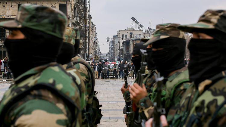Die Auflösung von Assads Armee führt zu einer neuen Zusammenstellung der Streitkräfte. 