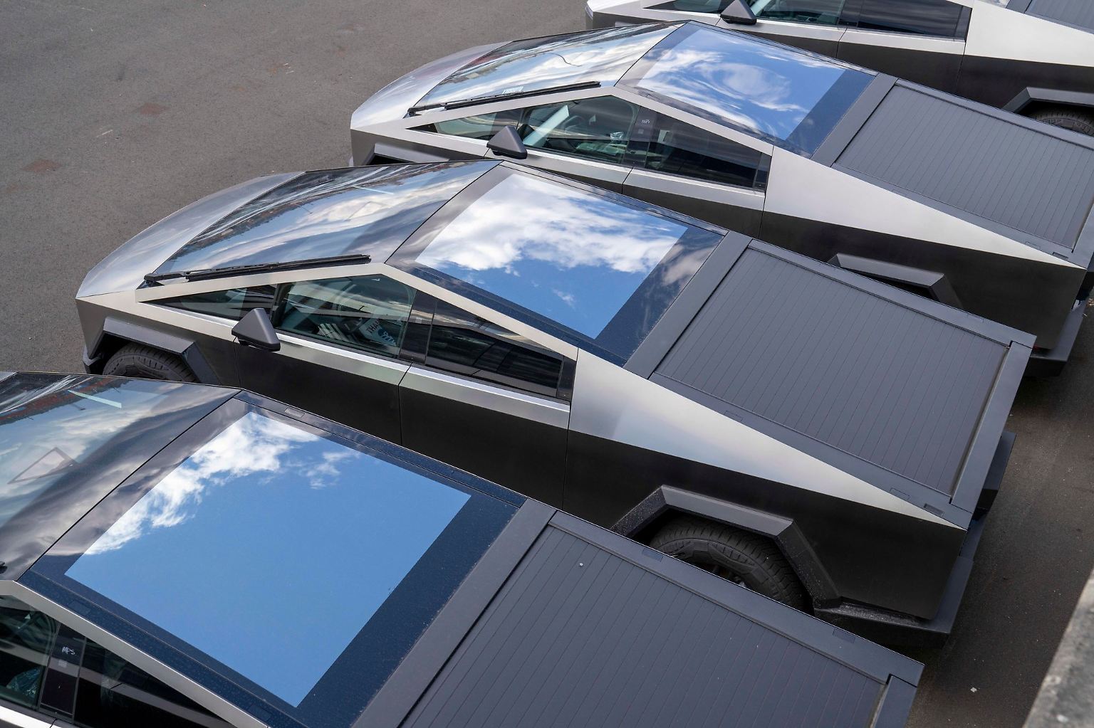 Beim Tesla Cybertruck scheiden sich bekanntlich die Geister - genau wie beim deutschen Extremtuner .... 