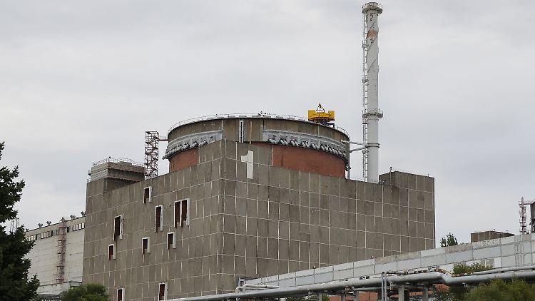 Die Internationale Atomenergiebehörde hat dauerhaft Beobachter auf dem Gelände des AKW Saporischschja stationiert. 