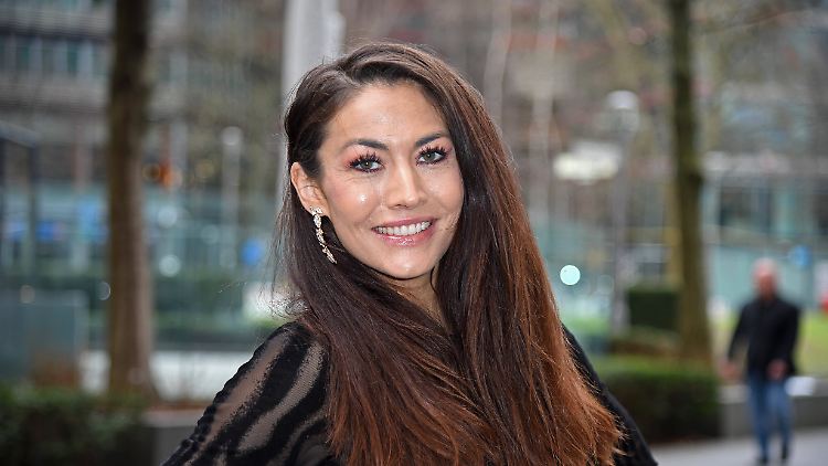 "Unser kleiner Schatz ist endlich bei uns", schreibt Fiona Erdmann. 