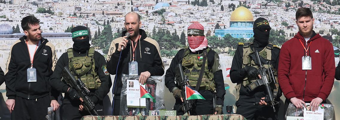 2025-02-15T084613Z_1540367173_RC2WUCA8JZ8N_RTRMADP_3_ISRAEL-PALESTINIANS-GAZA-CEASEFIRE.JPG