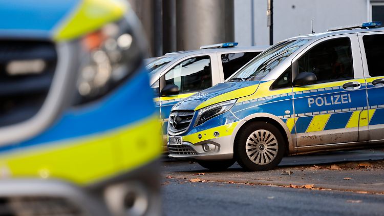 Die Polizei ermittelt derzeit zu den Hintergründen der Tat.
