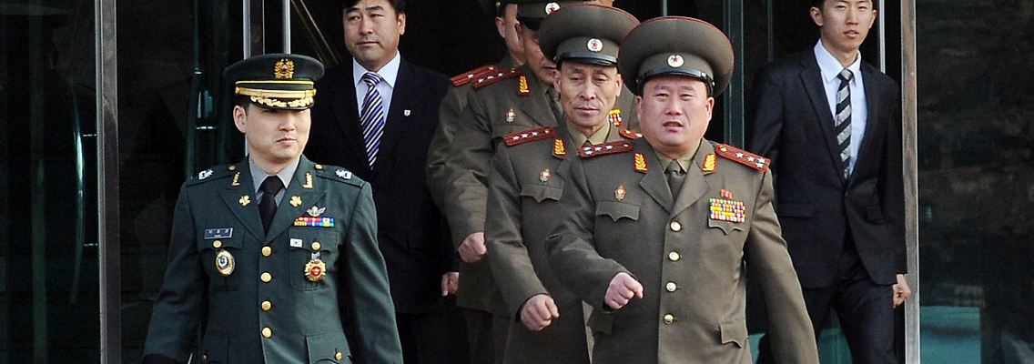 Nordkoreanische Offiziere auf dem Weg zu ersten Gesprächen.