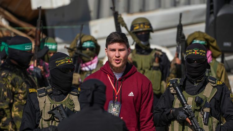 Alexander Trufanov erfährt erst nach seiner Freilassung, dass sein Vater bei dem Massaker ermordet wurde.