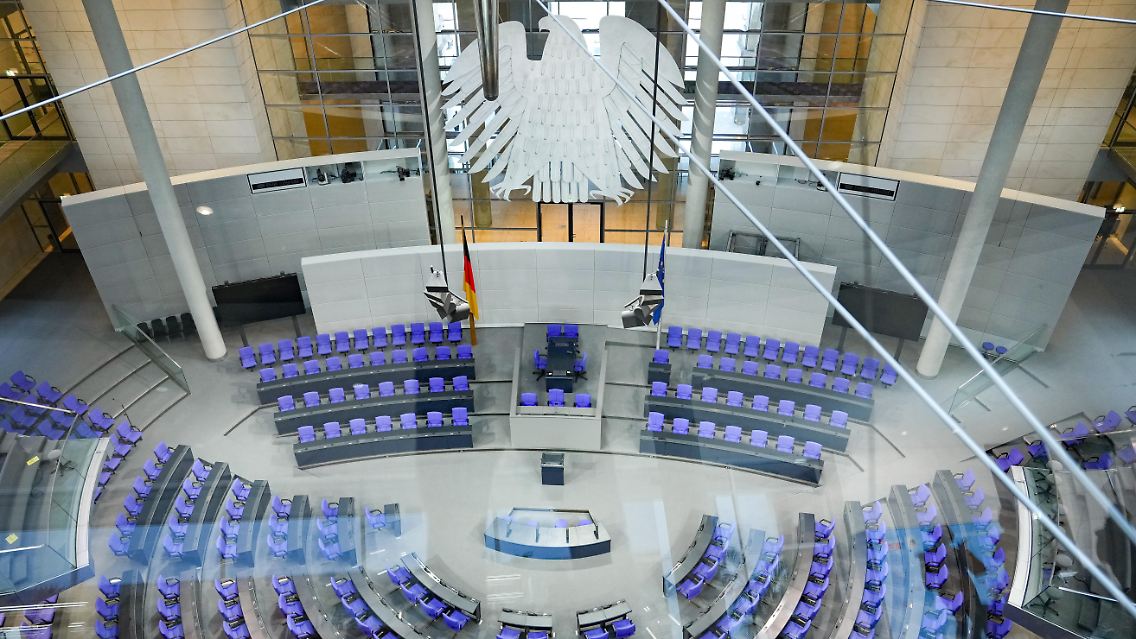 plenarsaal.jpg