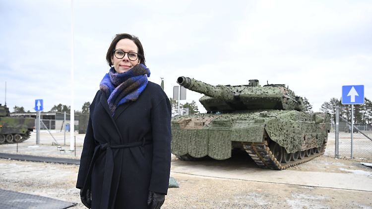 Die Aussage der Außenministerin erfolgte unmittelbar vor dem geplanten Gipfeltreffen zur Lage in der Ukraine in Paris.