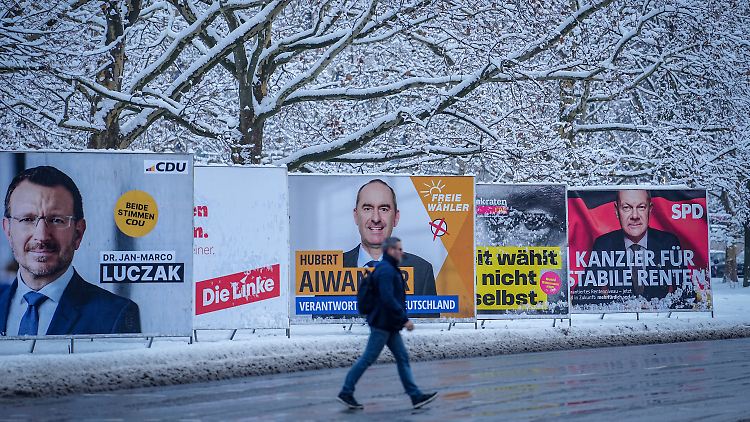 Wahlkampf mit Wahlplakaten - und jeder Menge Anglizismen.
