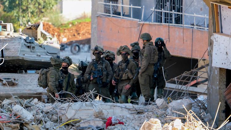Die weitere Stationierung von israelischen Soldaten im Libanon sei eine vorübergehende Maßnahme, heißt es von der Armee.