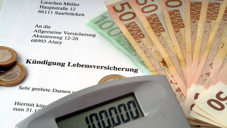 Nicht jeder empfindet den Abschluss einer Lebens- oder Rentenversicherung im Nachhinein als lohnend.