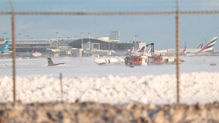 Alle 80 Insassen des Unglücksfliegers überlebten die Bruchlandung in Toronto.