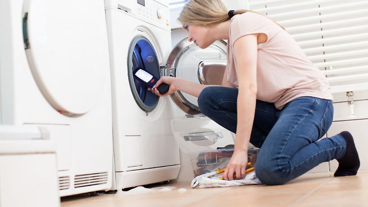 Die Gewährleistung ist ein gesetzlicher Anspruch auf Reparatur, Ersatzlieferung oder Erstattung des Kaufpreises, wenn ein Produkt innerhalb der Gewährleistungsfrist kaputt geht.