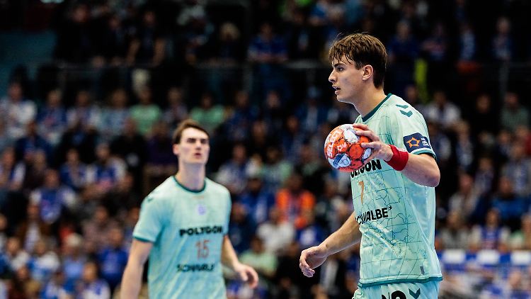 Julian Köster und der VfL Gummersbach warfen viele, viele Tore in Tatabanya.