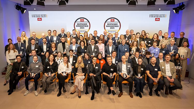 Gruppenbild Deutscher Service-Preis.jpg