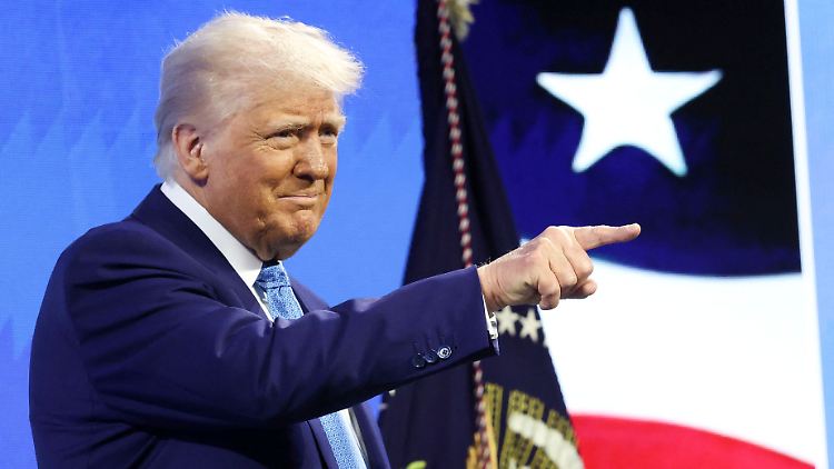 Trump richtet die Innenpolitik der USA neu aus und stellt Geschenke an die Amerikaner in Aussicht. 