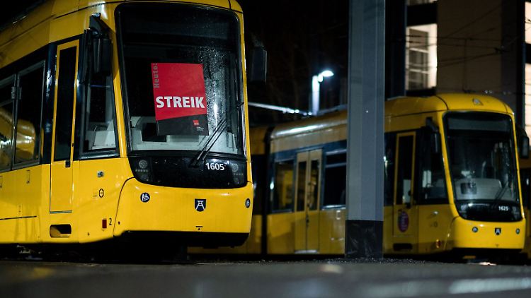 Alle Räder stehen still ... Pendlerinnen und Pendler müssen sich bei der Fahrt zur Arbeit oder zur Schule wegen Warnstreiks umstellen.
