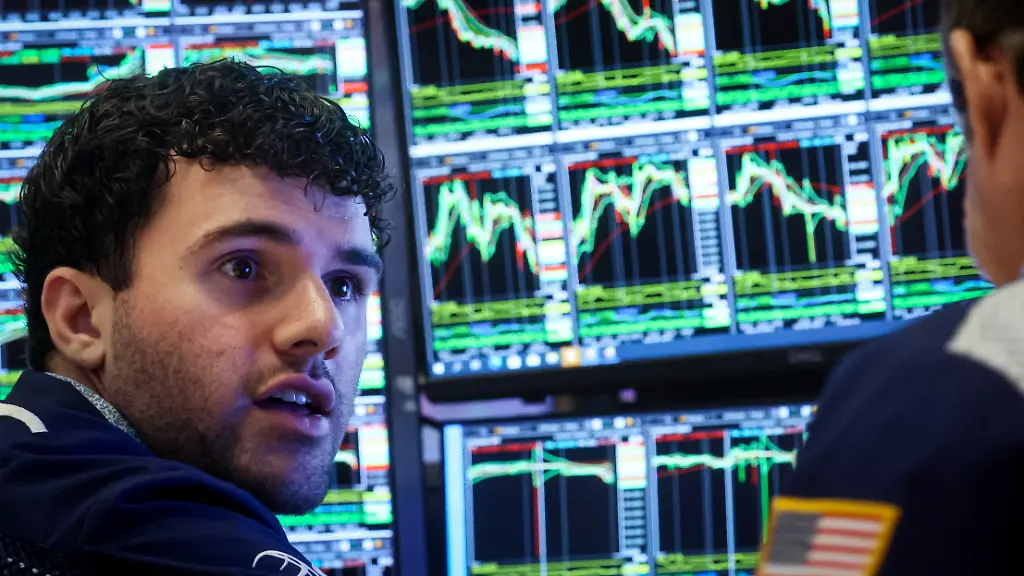 2023-07-06T152723Z-1016929379-RC2PX1AEATC3-RTRMADP-3-USA-STOCKS