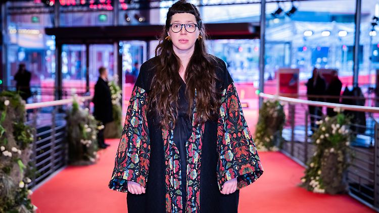 Kateryna Gornostai führte Regie bei dem Film "Stricha chasu", der von den Auswirkungen des Ukraine-Krieges auf den Schulalltag handelt. 