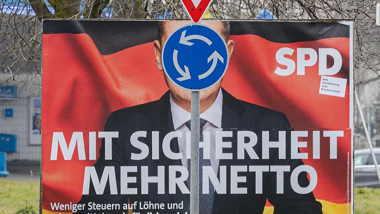 Ob mit oder ohne Olaf Scholz: Die SPD soll beim Koalitionsvertrag gefragt werden, finden einige Sozialdemokraten.