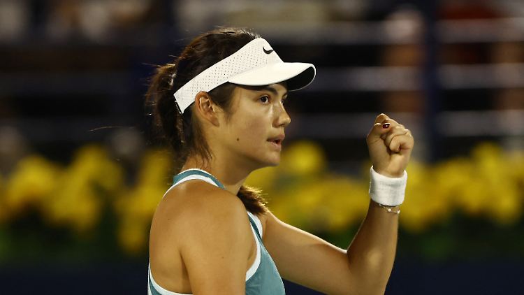 Emma Raducanu würde sich wohl lieber aufs Tennisspielen konzentrieren.