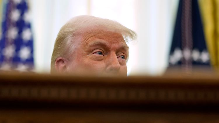 "Trump schafft einen Informationsraum für sich selbst", sagt Wolodymyr Fessenko, "und der hat mit der tatsächlichen Wirklichkeit nichts zu tun." Die Ukraine muss allerdings auch mit Trumps Wirklichkeit umgehen.