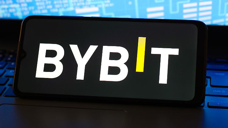 "Alle Kundengelder sind sicher", sagt Bybit-CEO Zhou.