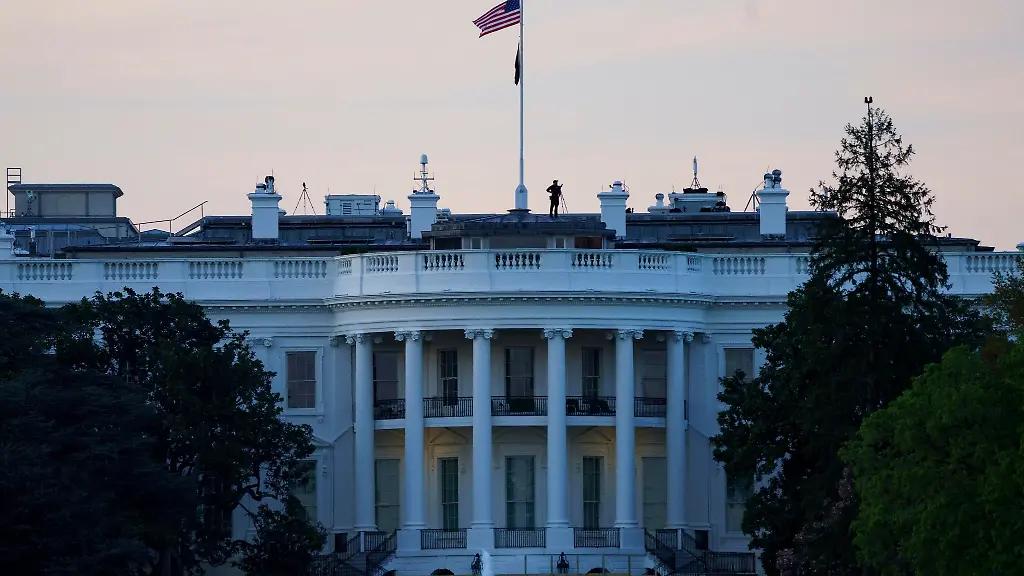 Die-verdaechtige-Substanz-war-am-Sonntag-in-einem-Eingangsbereich-im-Westfluegel-der-Regierungszentrale-in-Washington-entdeckt-worden