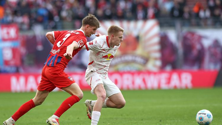 Die nicht so zahlreichen Zuschauer in Leipzig sahen ein umkämpftes Spiel.
