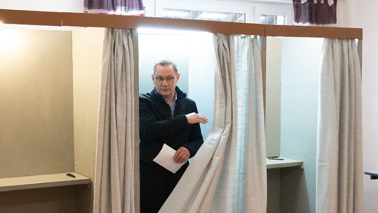 AfD-Chef Chrupalla verpasste in seinem Wahlkreis Görlitz nur knapp die 50-Prozent-Marke.